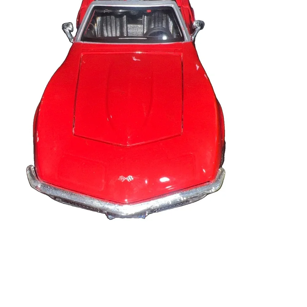 3N29/ -1970 CHEVY CORVETTE T-TOP 1/24 DIECAST CAR SHOWCASTS 37202/2